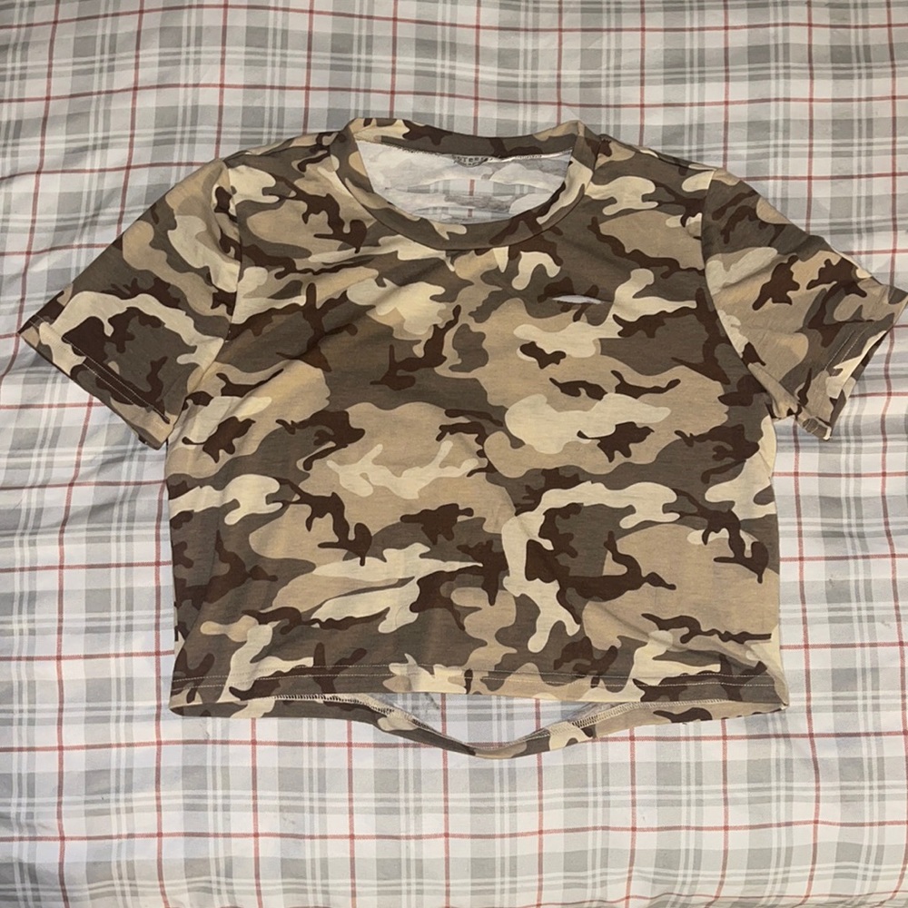 Green camouflage distressed crop top. Size small in women’s.